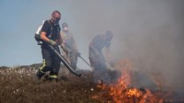 Army battle a wildfire on Saddleworth Moor