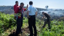 Army battle a wildfire on Saddleworth Moor