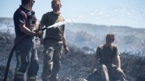 Army battle a wildfire on Saddleworth Moor