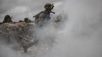 Soldiers use smoke to cover movement during an attack on Ex Iron Cyclone 27072023 CREDIT MOD.jpg