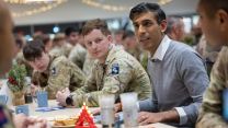 The Prime Minister Rishi Sunak chatted with UK troops stationed in Estonia at Tapa military base 20122022 CREDIT Simon Walker, No 10 Downing Street 