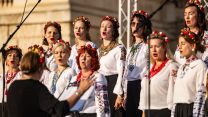 Ukrainian choir Horse Guards 080726 CREDIT MOD