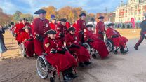 Veterans and servving personnel set off for the Remembrnce march from Horse Guards to Whitehall