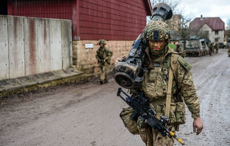 Dramatic Pictures Feature 2 Yorks In Exercise Wessex Storm