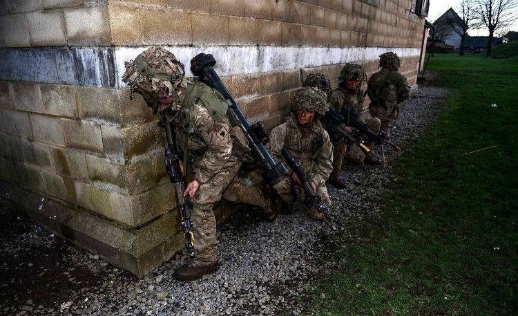 Dramatic Pictures Feature 2 Yorks In Exercise Wessex Storm