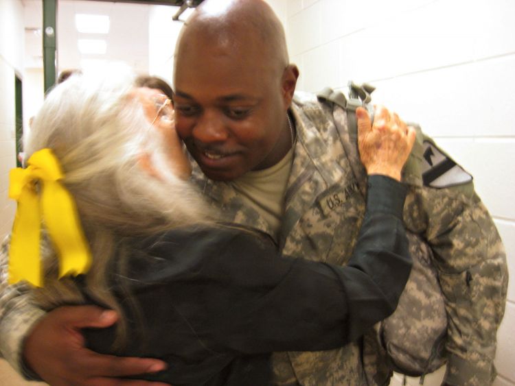 Woman Who Gives 500,000 Soldiers A Hug Gets Something Back Woman Who Gives 500,000 Soldiers A Hug Gets Something Back
