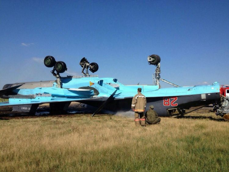 Su-34 bomber ran off the runway Russia grounds entire fleet
