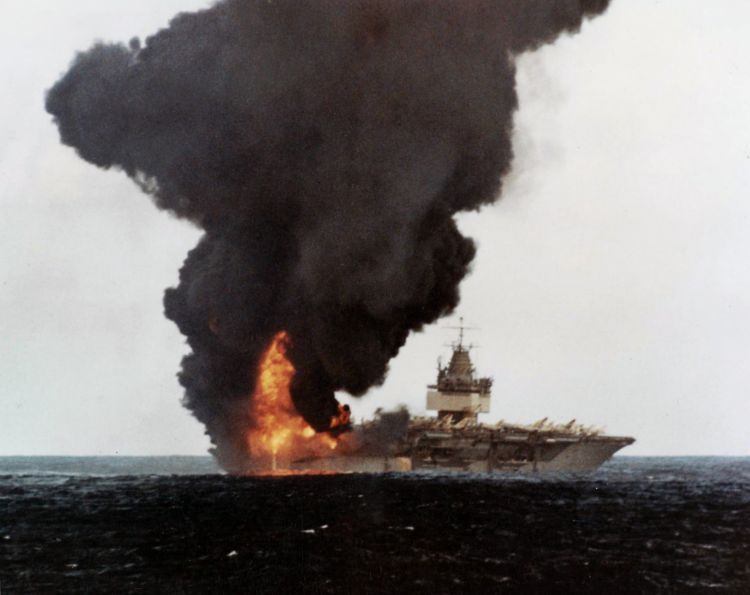 USS ENTERPRISE ON FIRE IN 1969