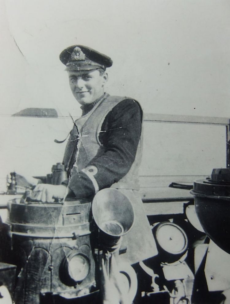 First Man To Ever Storm Nazi U-Boat And Capture Enigma Machine Dies 