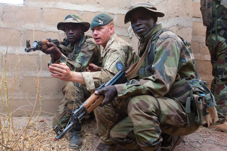 French General To Lead British Troops For First Time French General To Lead British Troops For First Time