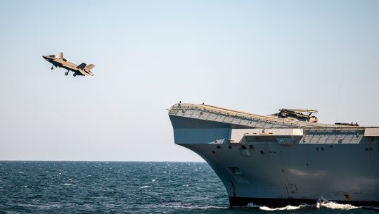 A F35-B fighter jet takes off from HMS Prince of Wales 