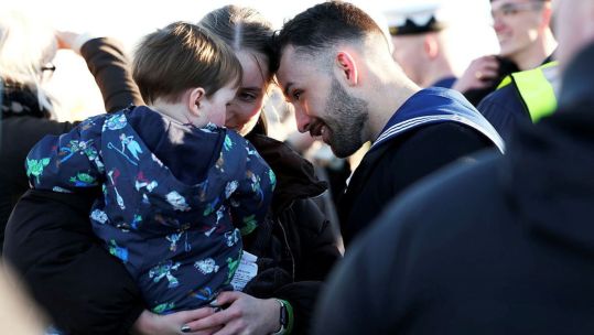 Crew from HMS Dauntless are reunited with their friends and family 