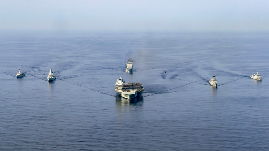Royal Navy warships sail alongside those from the Republic of Korea Naval Forces (Picture: MOD)