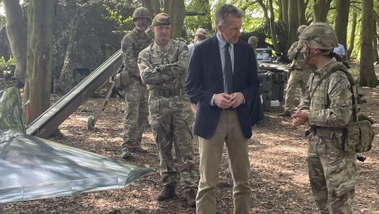 Defence Secretary Dan Jarvis, flanked by the Chief of the General Staff General Sir Roly Walker, speaks to personnel at the launch of the AI battle lab (Picture: BFBS)