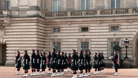 Balaklava Company 5th Battalion the Royal Regiment of Scotland at Buckingham Palace 