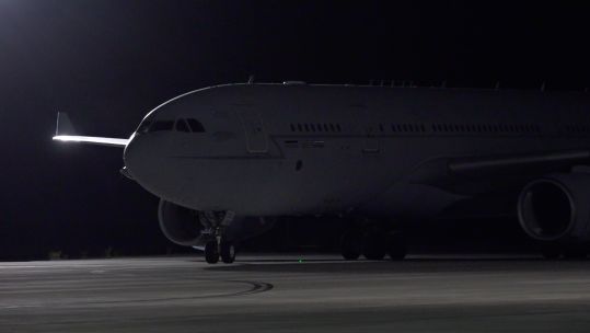 The first of the Coldstream Guards have landed in Cyprus to begin a six-month deployment on Op Tosca