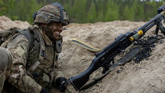 All personnel, like this GPMG gunner from 3 Para, are to benefit from a 3.6% pay rise - a figure hailed by the Chief of the Defence Staff (Picture: MOD)
