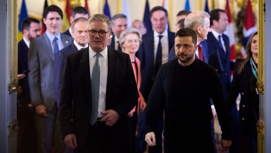 3A07HNG British Prime Minister Keir Starmer (L) greets Ukraine's President Volodymyr Zelensky (R) as he arrives to attend a summit held at Lancaster House in central London 020325 CREDIT Alamy
