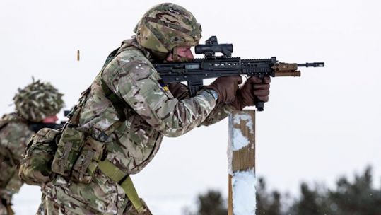 4 YORKS Yorkshire Regiment Army reservist firing a SA80 on Exercise Yorkshire Strike 100221 CREDIT MOD .