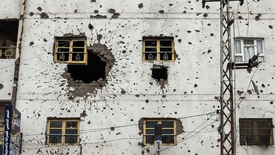 A building in Sanaa damaged by fighting in Yemen 110519 CREDIT UN OCHA Giles Clarke.jpg