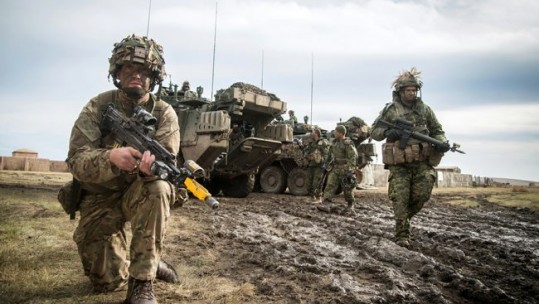 A member of the Royal Dragoon Guards with some of B Company from 2nd Battalion Princess Patricia's Canadian Light Infantry 051118 CREDIT MOD.