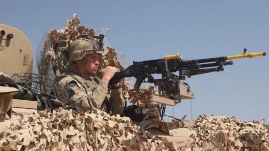 A soldier on Ex Khanjar Oman in the gulf state desert (Picture: MOD).