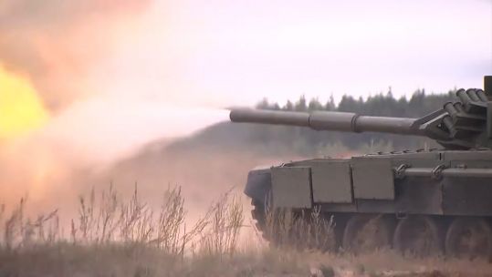 A tank firing whilst on ZAPAD 21 