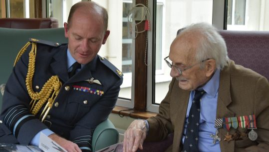 ACM Sir Mike Wigston (left) alongside Retired Group Captain John Hemingway 'last of the few' 17072022 CREDIT Chief of Air Staff Twitter, MOD.jpg