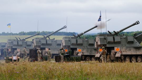 AS90 guns firing training ukrainians in UK 30072023 credit Ben Birchall PA Wire DO NOT REUSE.jpg