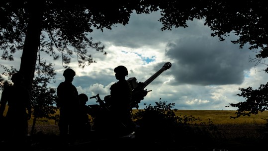 Anonymous - 29 Commando Regiment Royal Artillery live firing on Salisbury Plain - CREDIT Royal Navy