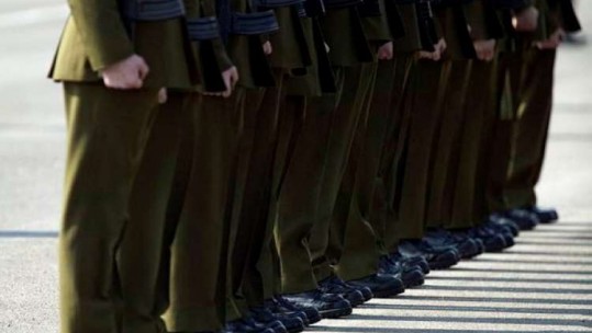 Anonymous British troops