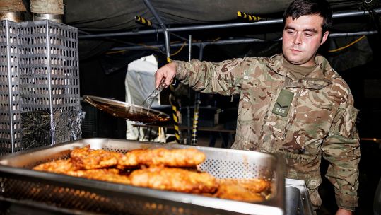 Army Chefs prepare meals for troops on Ex Iron Titan in a field kitchen set up at Old Carter Barracks, Bulford (Picture: MOD).