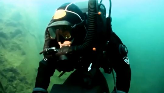 Avon Protection's deep sea rebreather system CREDIT AVON PROTECTION 141123.jpg