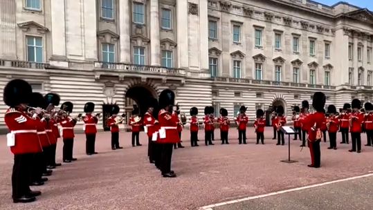 Band of the Irish Guards perform Happy Birthday for Prince George outside Buckingham Palace 220722 CREDIT ARMY IN LONDON TWITTER