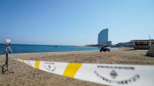 Beach in Barcelona closed because of bomb 260819 CREDIT Ajuntament de Barcelona Twitter.jpg 