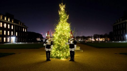 Blues and Royals Lance Corporals by Royal Hospital Chelsea Christmas Tree 111218 CREDIT MOD.jpg
