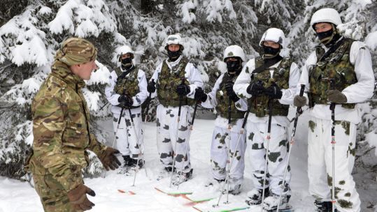 British troops deliver cold weather training to officers from the Serbian Military Academy (Picture: British Army).