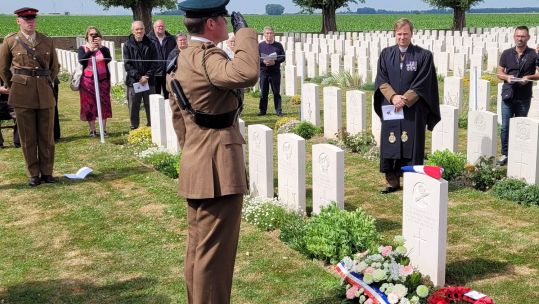 Capt Thomas Westlake, 5 RIFLES, pays tribute to 2nd Lt Wordsworth CREDIT Crown Copyright / J.Teasdale
