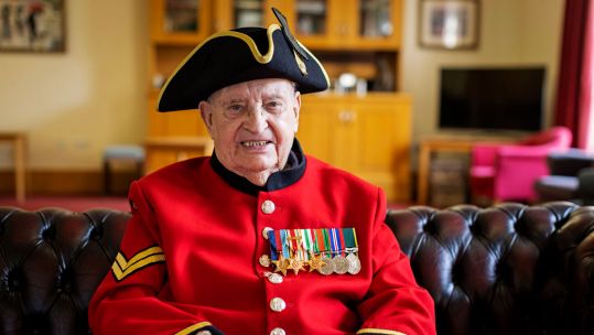 Chelsea pensioner John Morris is the last surviving member of the Raiding Support Regiment CREDIT Jonathan Cole photography