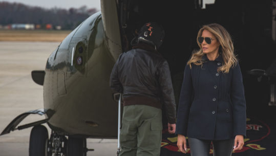 Melania Trump visits US military base in V-22 Osprey