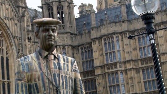 Former Para Painted &#039;Invisible&#039; To Highlight Ignored Veterans