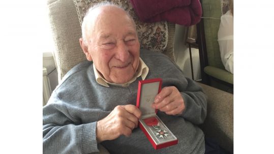 Mr Aylott with his Legion d'Honneur medal 