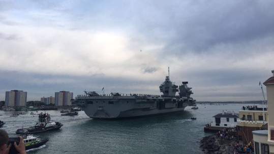Portsmouth welcomes HMS Queen Elizabeth home