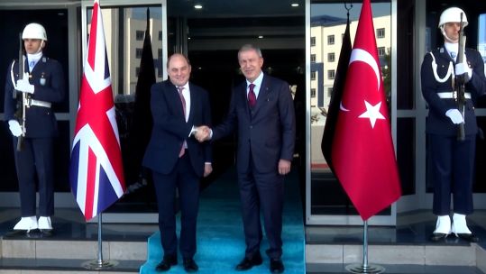Defence Secretary Ben Wallace met his Turkish counterpart Minister Akar in Istanbul 26102022 CREDIT Thomson Reuters