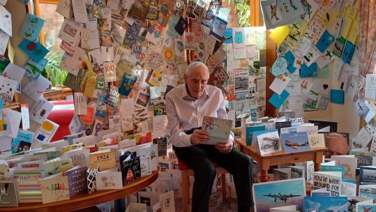 RAF veteran Dick Skepper seen with his birthday cards 2 CREDIT RAF Association
