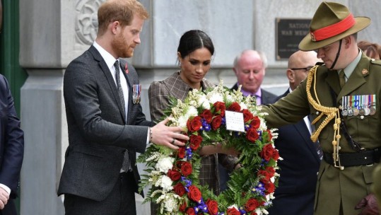 Prince Harry and Meghan paid their respects at the NZ and UK war memorial in Wellington.