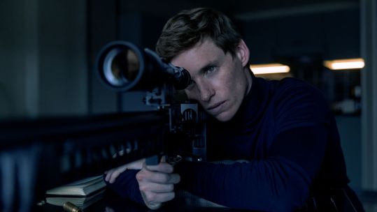 Eddie Redmayne plays the Jackal in Sky Atlantic's The Day Of The Jackal  CREDIT 2023 Carnival Film & Television Limited