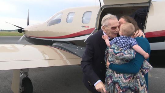 Ernie Holmes meets great-grandson for first time.