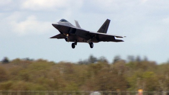 F-22&#039;s Soar Over RAF Lakenheath