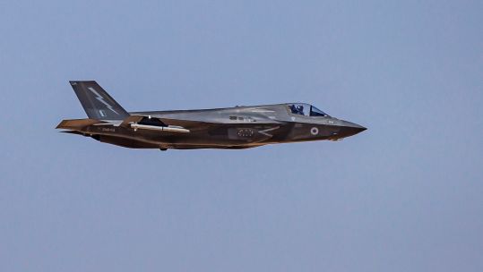 F35-B from 617 Dambuster Squadron flies across the Omani desert during Exercise Khanjar Oman 21 03112021 Credit MOD Crown